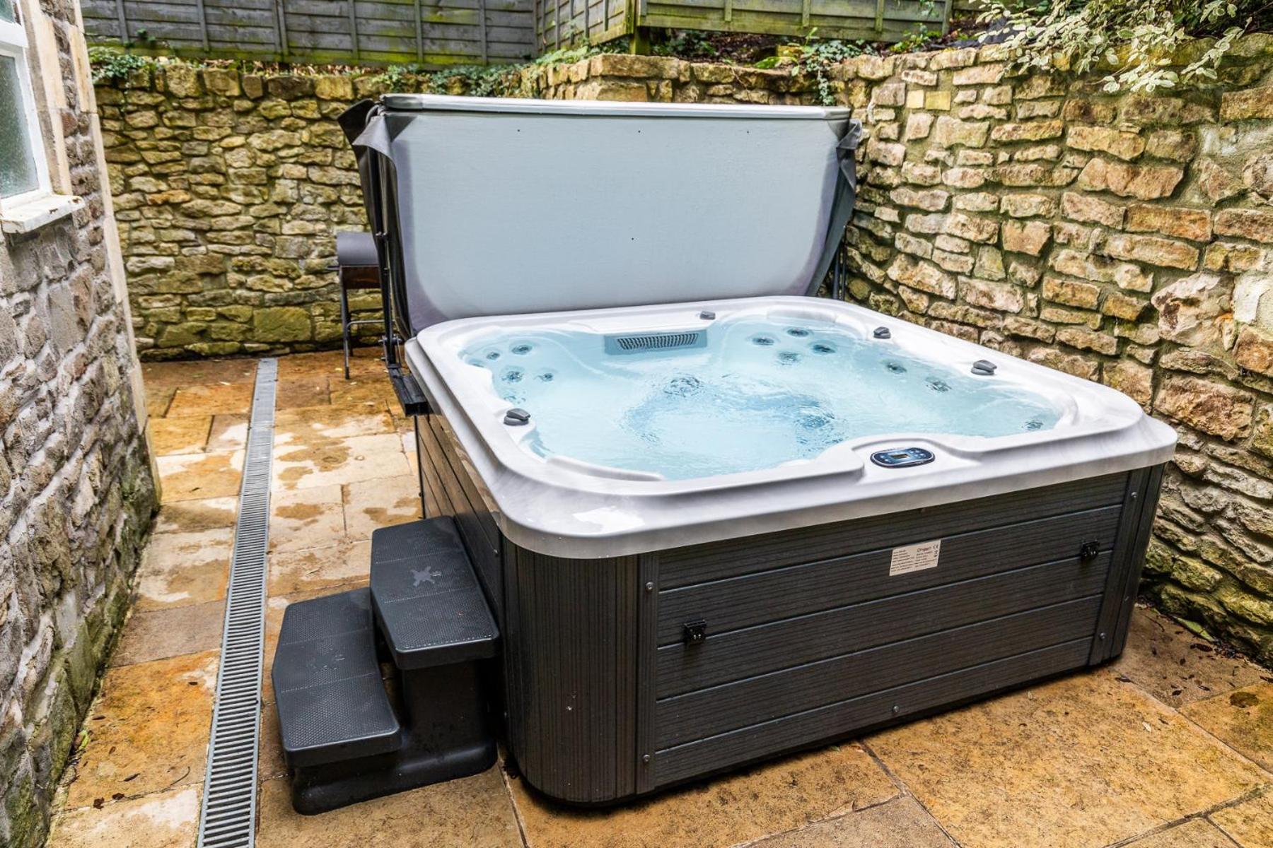 Locksbrook Lodge - Hot Tub - Spacious Outdoor Space Bath Zewnętrze zdjęcie